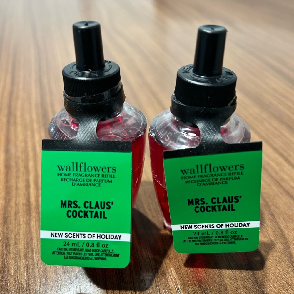 2 Bath & Body Works Mrs. Claud’ Cocktail Wallflower Bulb